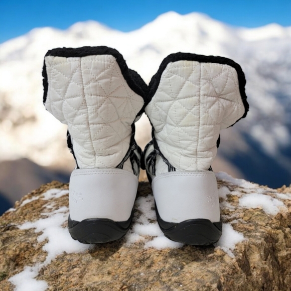 Bear Paw women's size 7 nylon upper wool blend lining. See more - Picture 6 of 10